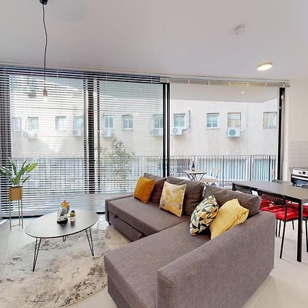 Comfortable Apartment With Balcony By Holyguest Tel Aviv Eksteriør billede