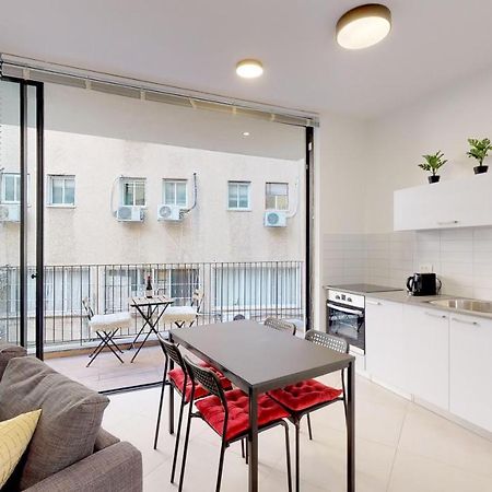 Comfortable Apartment With Balcony By Holyguest Tel Aviv Eksteriør billede